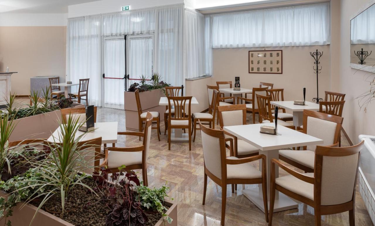 Hotel Roma Παλμανόβα Εξωτερικό φωτογραφία